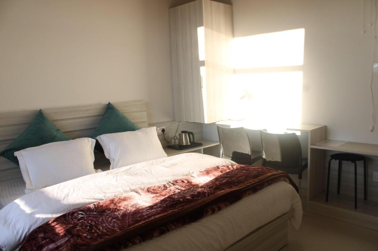 Him Aashrey B&B Homestay シムラー エクステリア 写真