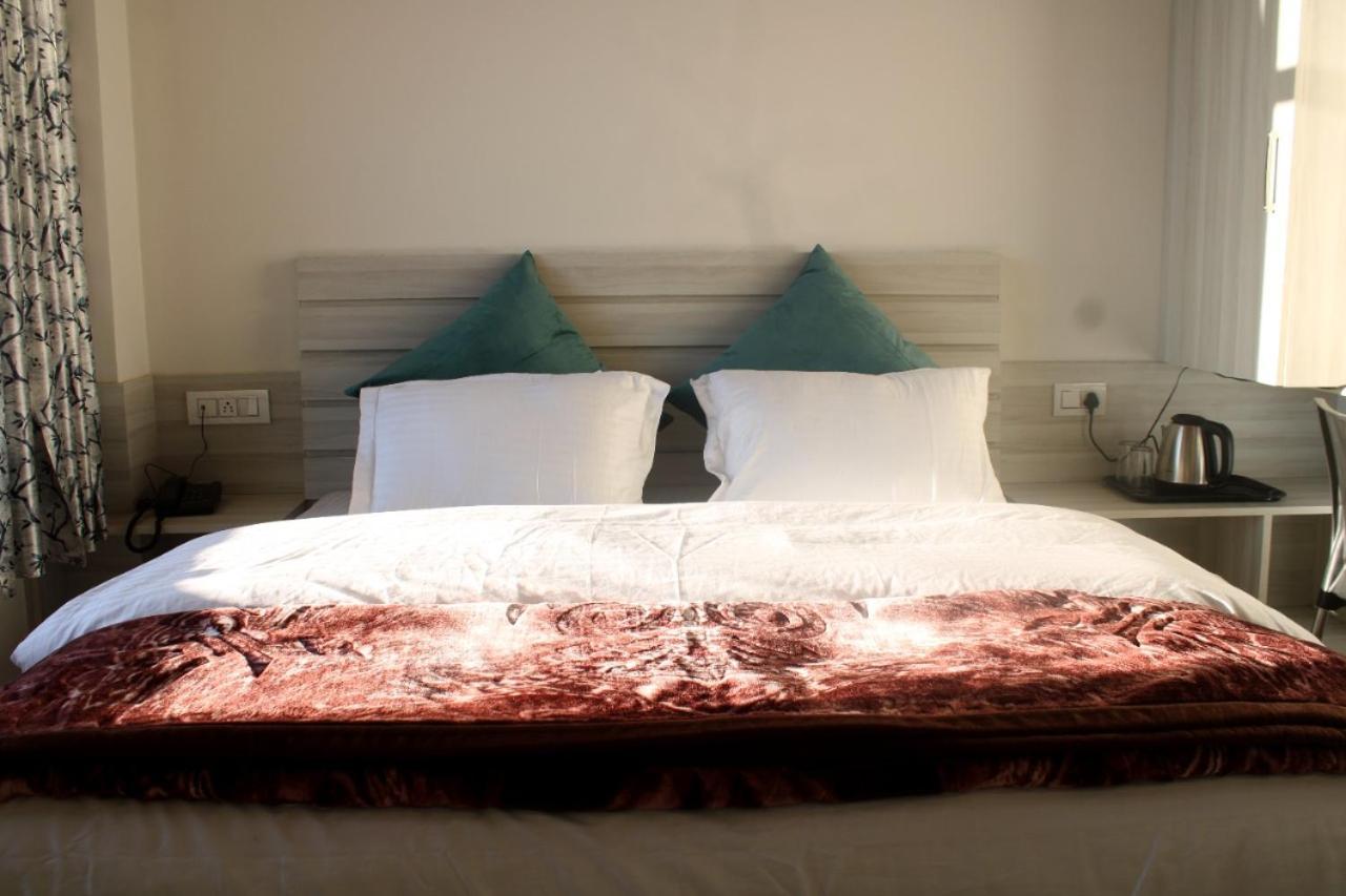 Him Aashrey B&B Homestay シムラー エクステリア 写真